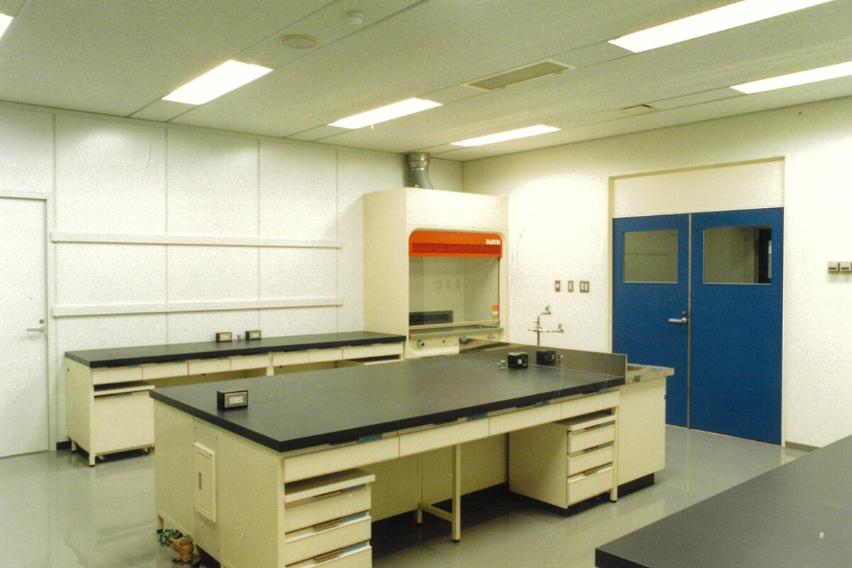 富山県産業技術研究開発センター　機械電子研究所06